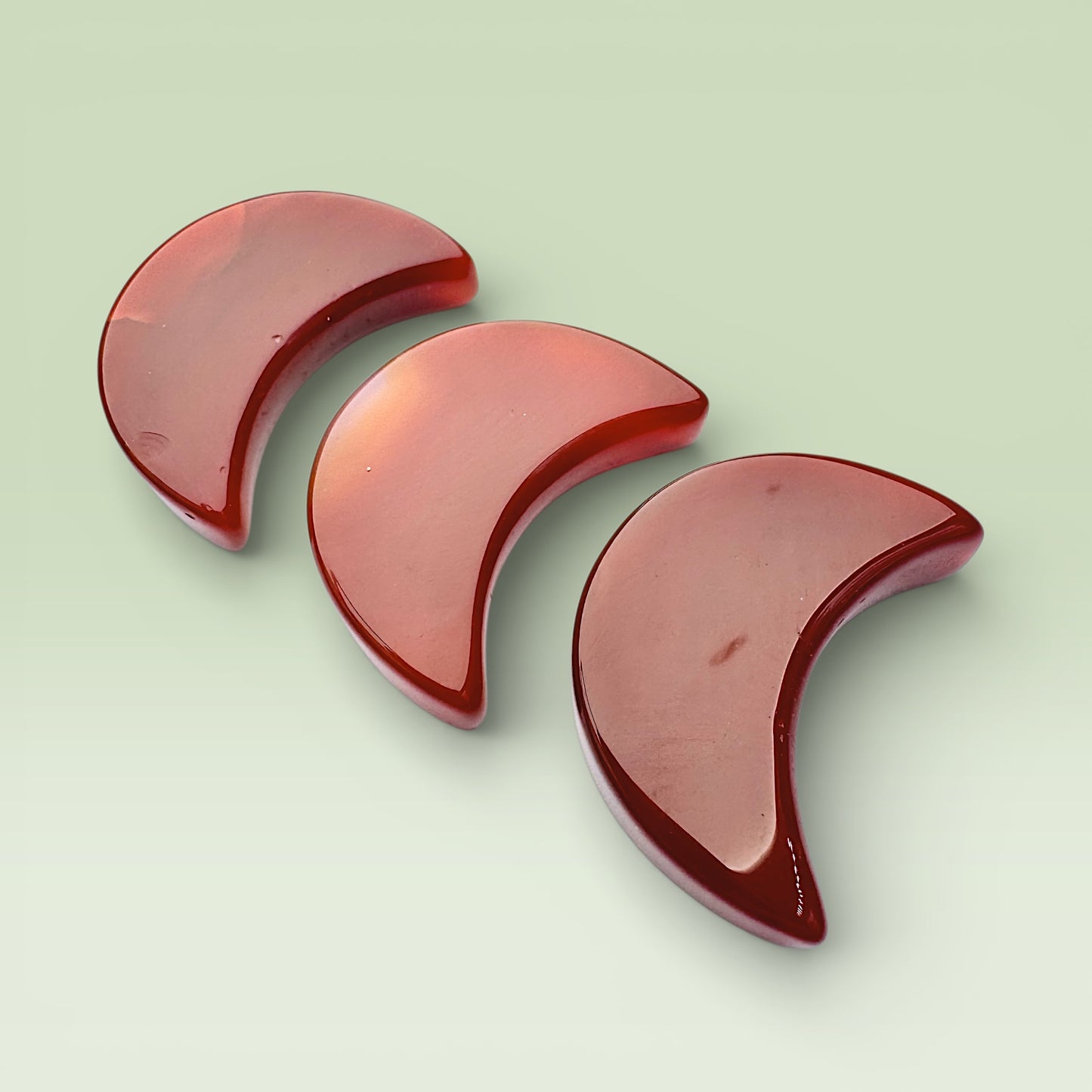 Carnelian Moon (3cm)