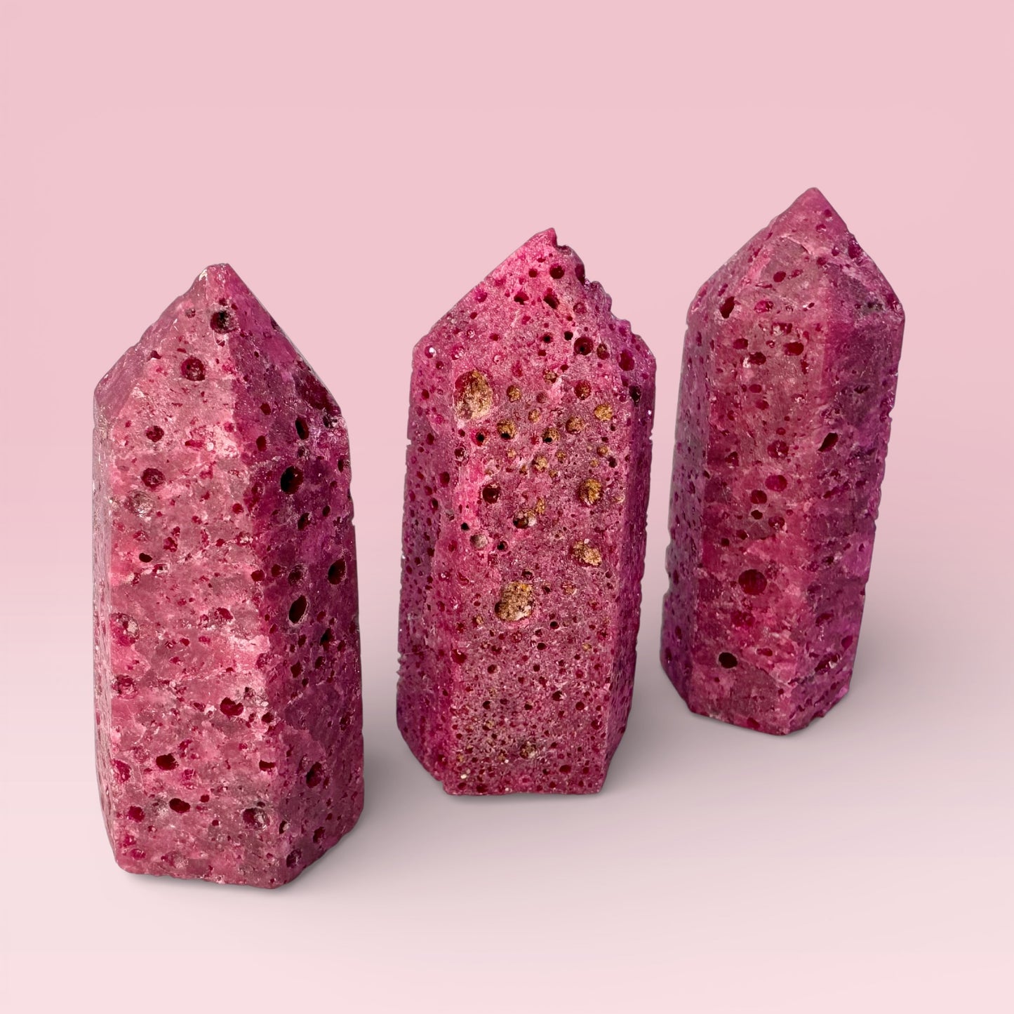 Honeycomb Ruby Tower (4.5cm)