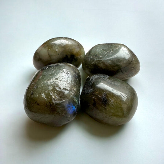 Labradorite tumblestone