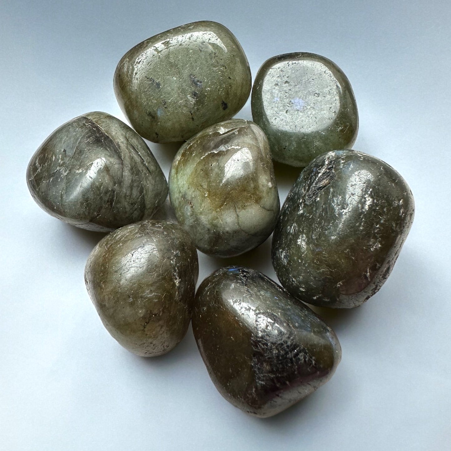 Labradorite tumblestone
