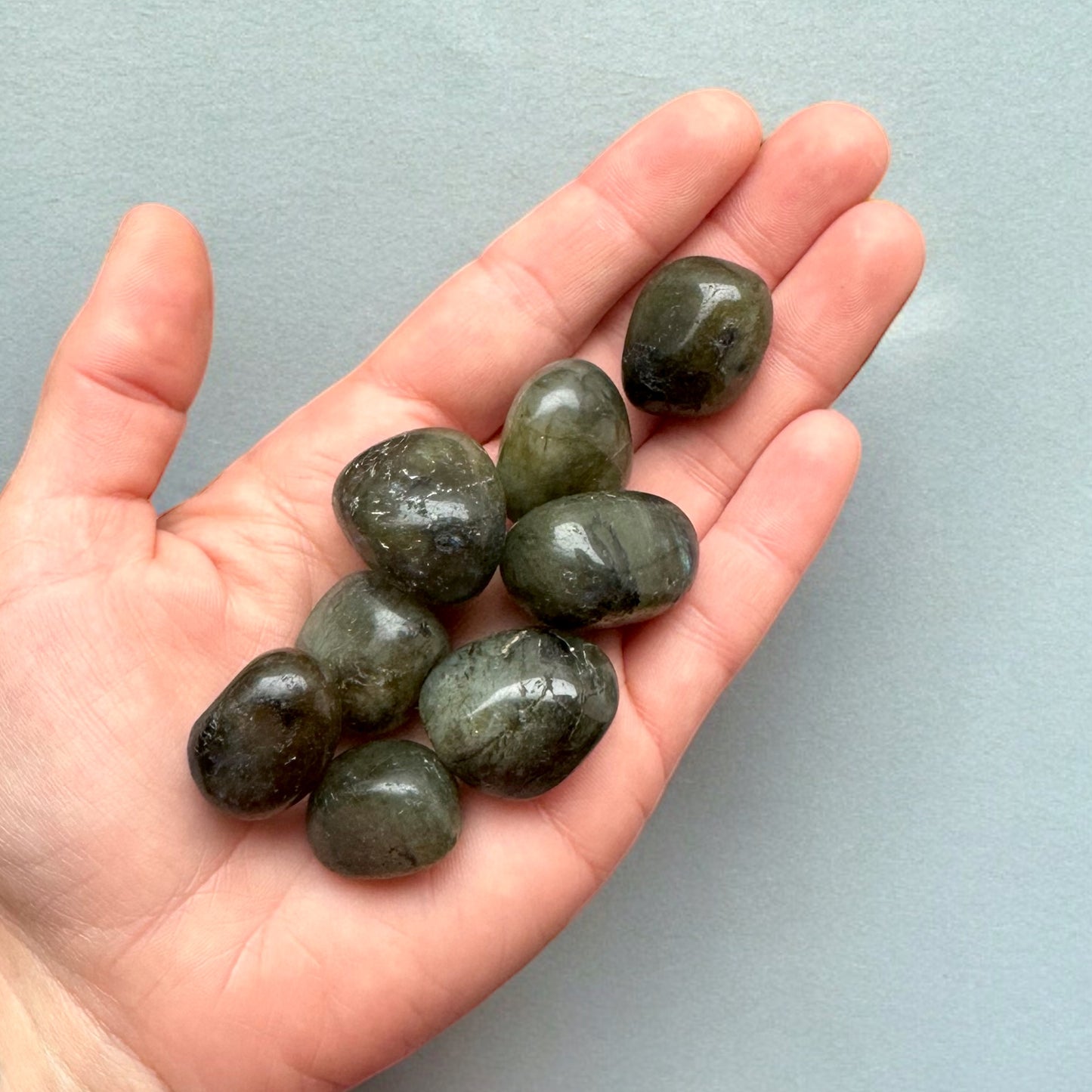 Labradorite tumblestone